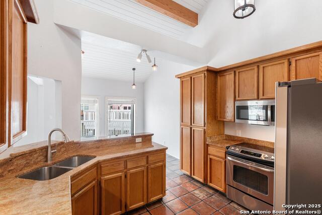 Listing photo id 16 for 13614 Camino De Oro