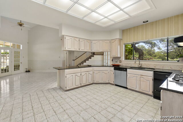 Image 13 of 36 For 311 Ridge Bluff