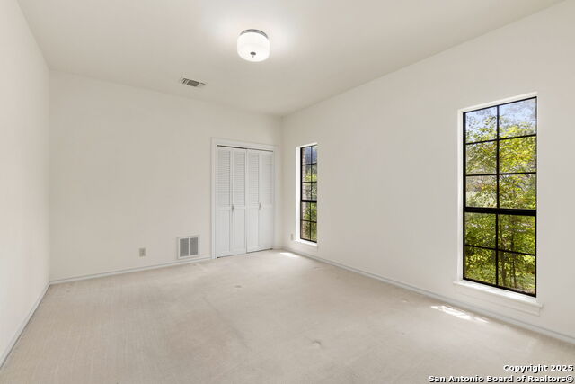 Image 25 of 36 For 311 Ridge Bluff