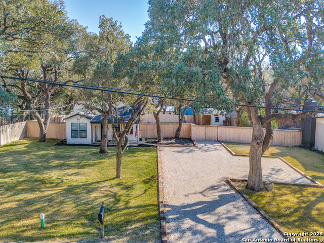 Details for 221 Highland Dr W, Boerne, TX 78006