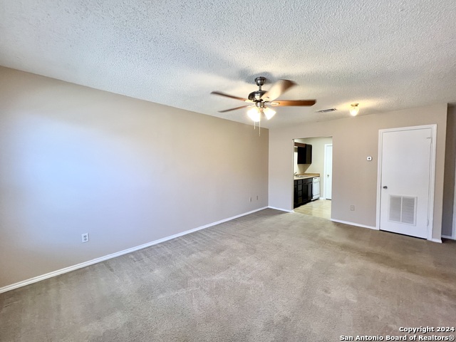 Image 3 of 21 For 4545 Hoeneke St  302