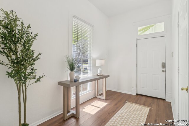 Image 7 of 32 For 826 Pine St N
