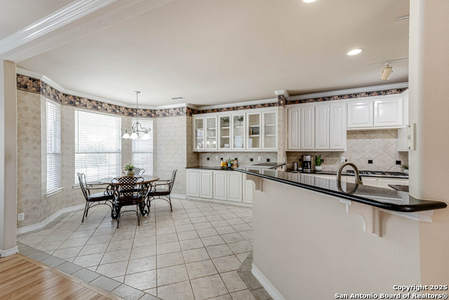 Listing photo id 13 for 18402 Rogers Pike