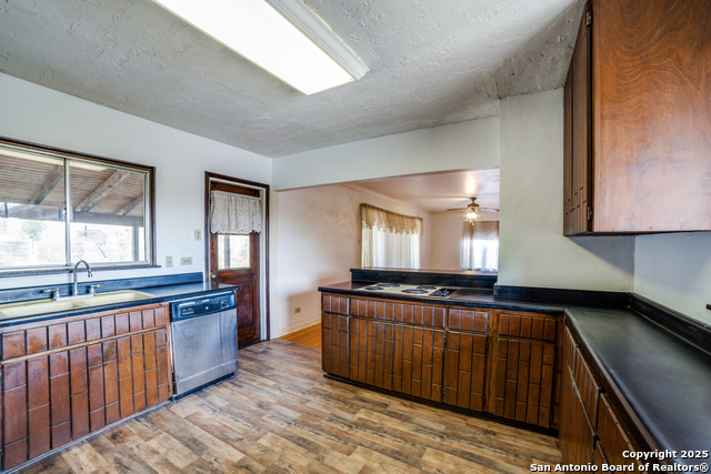 Listing photo id 9 for 223 Southill Rd