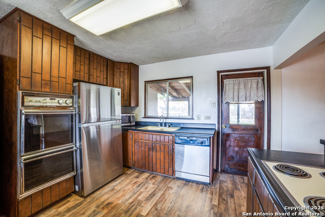 Listing photo id 10 for 223 Southill Rd