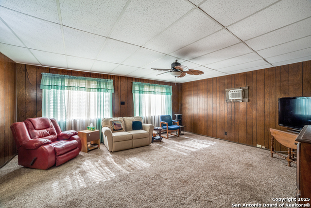 Listing photo id 19 for 223 Southill Rd