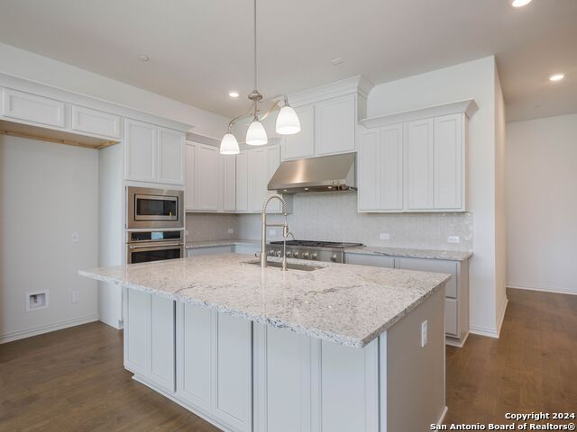 Listing photo id 9 for 623 Quarry Hts  623