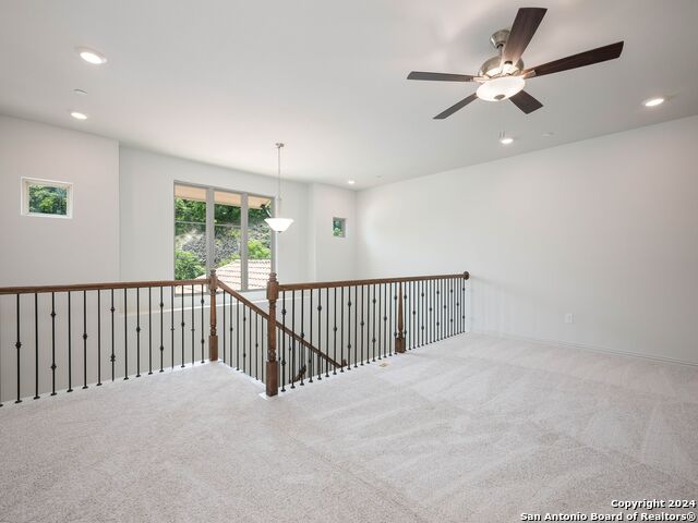 Listing photo id 22 for 623 Quarry Hts  623