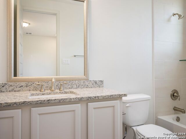 Listing photo id 26 for 623 Quarry Hts  623