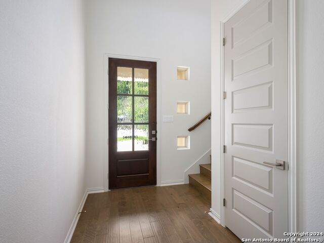 Listing photo id 2 for 623 Quarry Hts  623