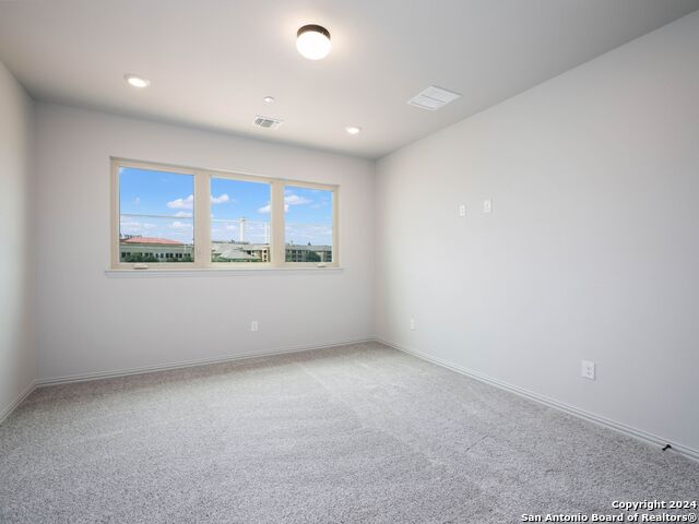 Listing photo id 30 for 625 Quarry Hts  625