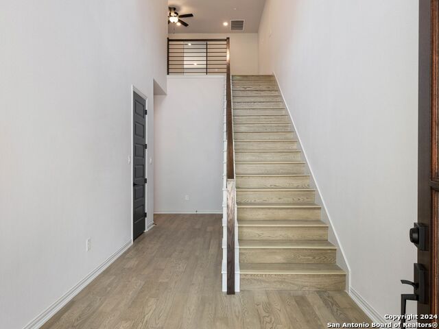 Listing photo id 2 for 625 Quarry Hts  625