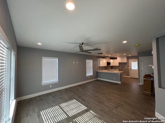 Image 11 of 21 For 935 Canton  