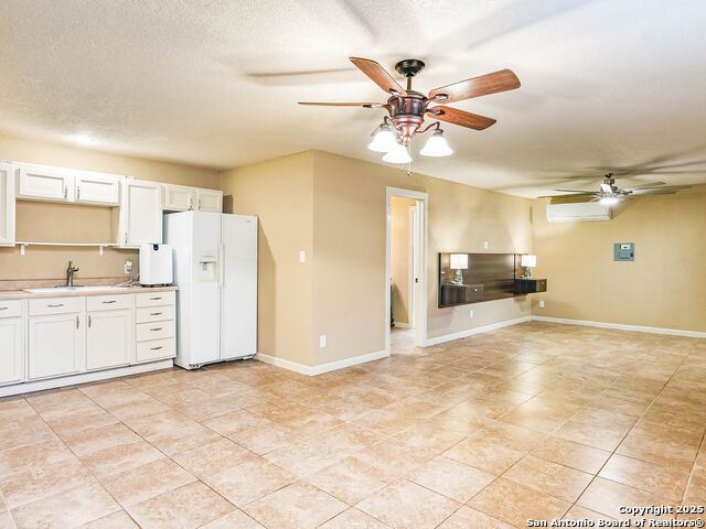 Listing photo id 27 for 12422 Petite Ave