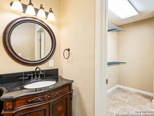 Listing photo id 31 for 12422 Petite Ave