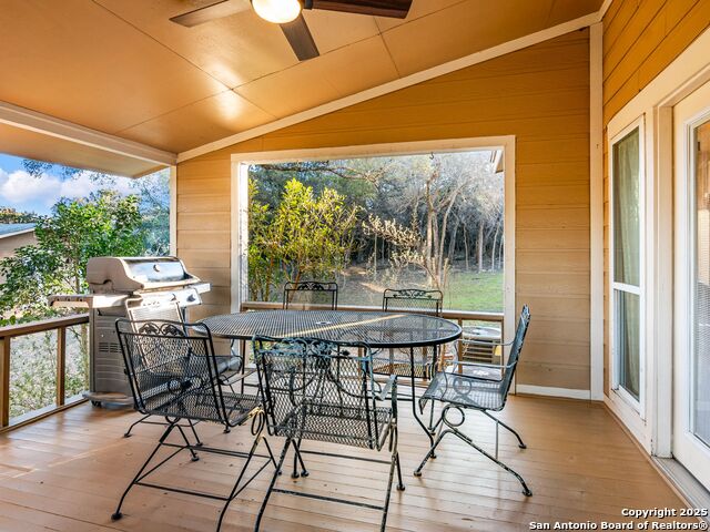 Listing photo id 32 for 12422 Petite Ave