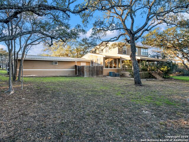 Listing photo id 38 for 12422 Petite Ave