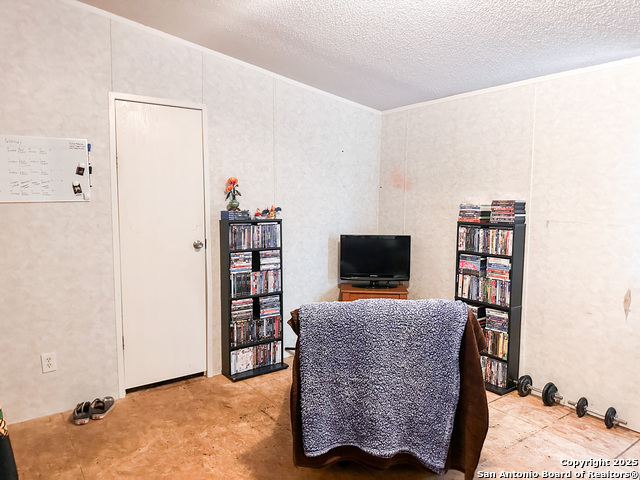 Listing photo id 11 for 348 15th