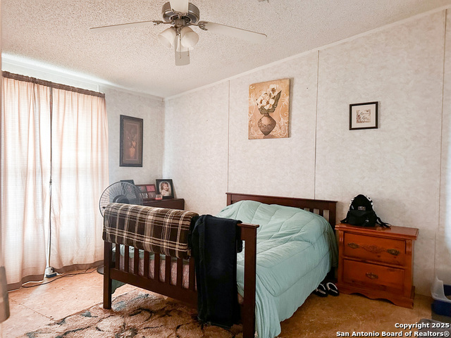 Listing photo id 13 for 348 15th