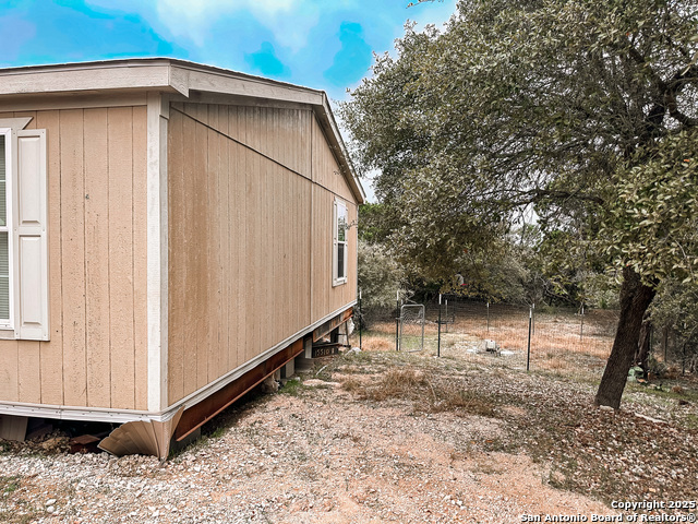 Listing photo id 21 for 348 15th