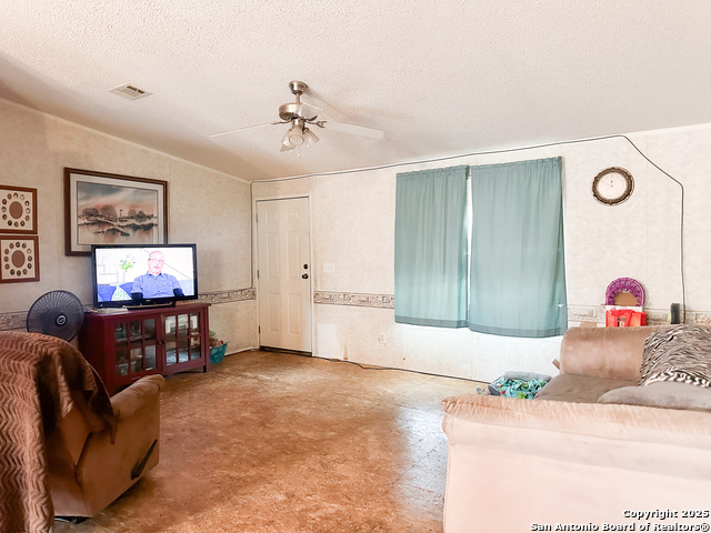 Listing photo id 2 for 348 15th