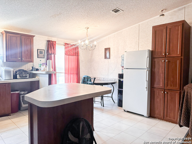 Listing photo id 4 for 348 15th