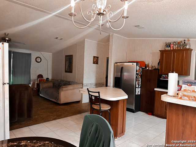 Listing photo id 5 for 348 15th