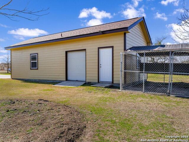 Listing photo id 21 for 203 Colette Ln