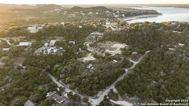 Listing photo id 4 for 1089 Trail Pass Dr