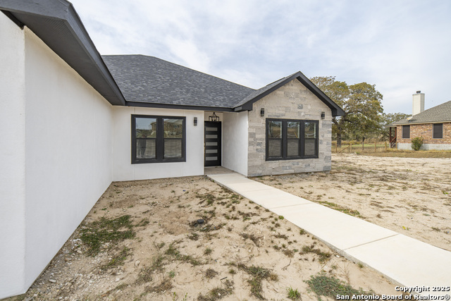 Listing photo id 2 for 405 Shady Ln