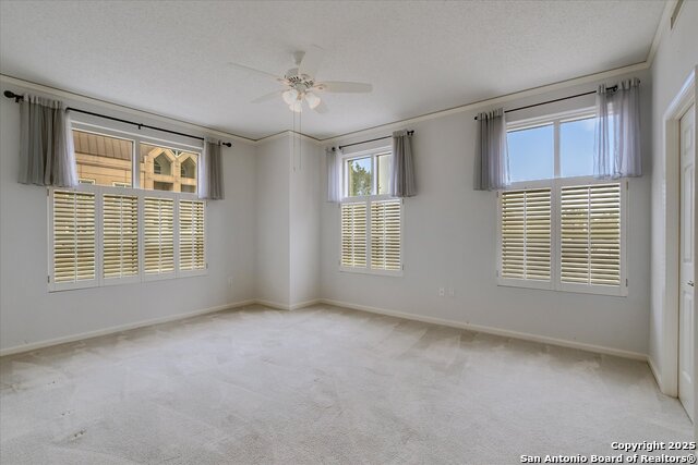 Listing photo id 14 for 1 Towers Park Ln  207