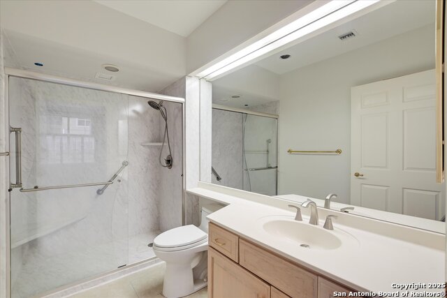Listing photo id 15 for 1 Towers Park Ln  207