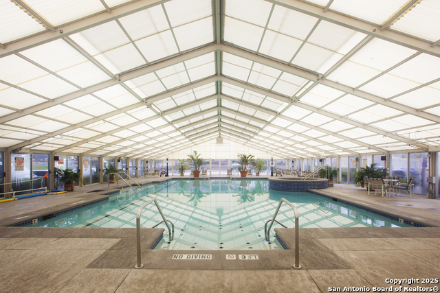Listing photo id 21 for 1 Towers Park Ln  207