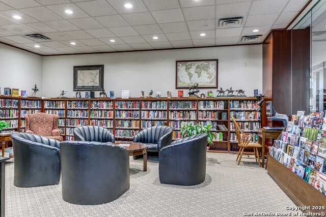 Listing photo id 34 for 1 Towers Park Ln  207