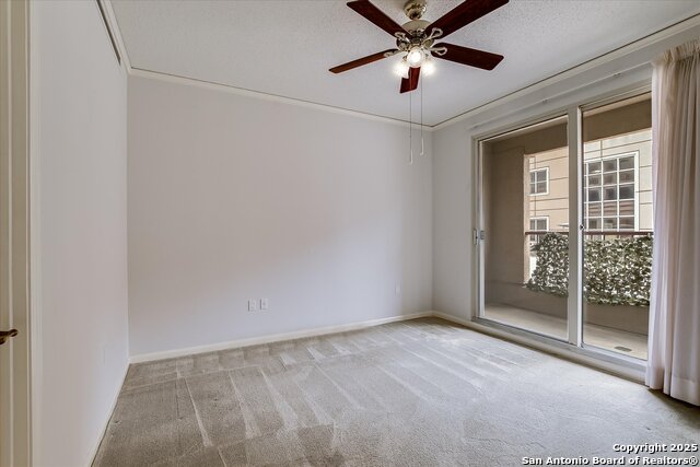 Listing photo id 5 for 1 Towers Park Ln  207