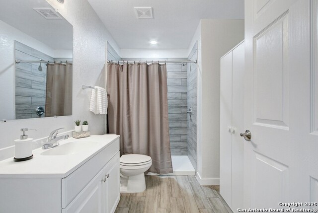Listing photo id 8 for 6423 Melissa Ann