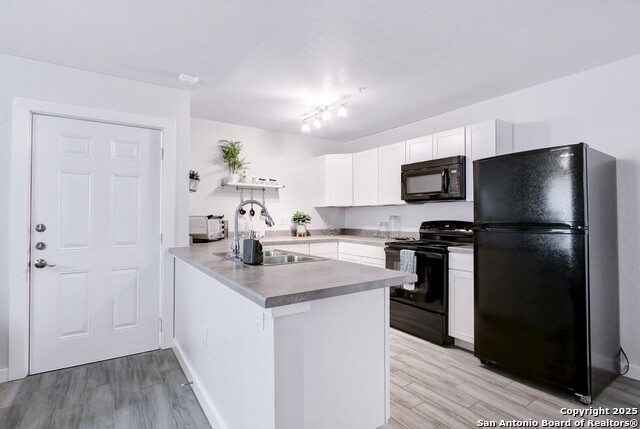 Listing photo id 0 for 6423 Melissa Ann