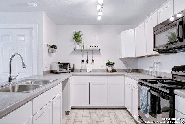 Listing photo id 1 for 6423 Melissa Ann