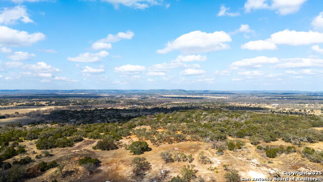 Image 4 of 16 For 5 Camp Creek Rd, Bandera, Tx 780