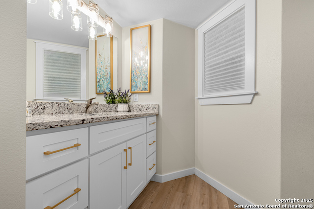 Image 10 of 27 For 800 Sandcastle Dr 214