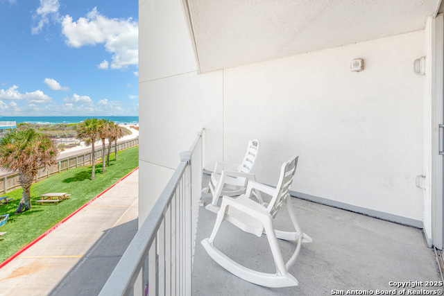 Image 15 of 27 For 800 Sandcastle Dr 214