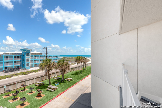 Image 16 of 27 For 800 Sandcastle Dr 214