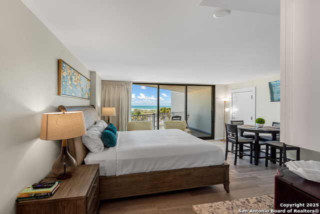 Image 3 of 27 For 800 Sandcastle Dr 214