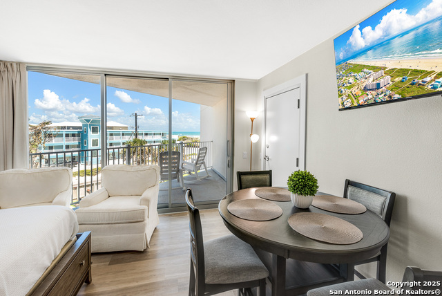 Image 8 of 27 For 800 Sandcastle Dr 214