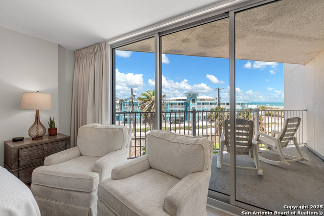 Image 9 of 27 For 800 Sandcastle Dr 214