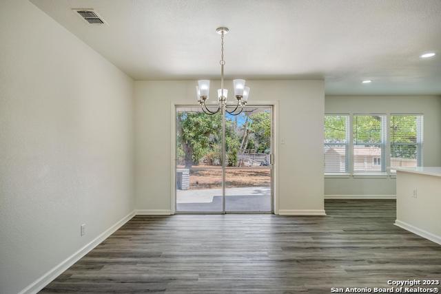 Image 11 of 29 For 306 Antler Dr