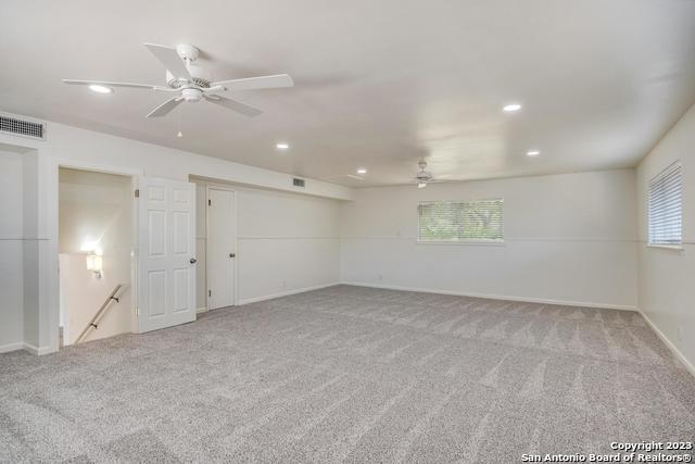 Image 23 of 29 For 306 Antler Dr