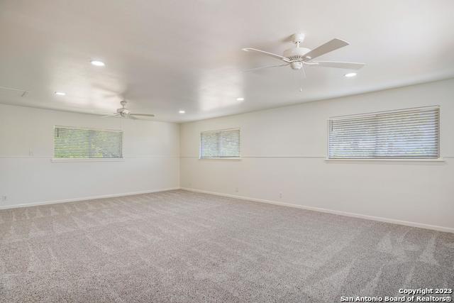 Image 24 of 29 For 306 Antler Dr