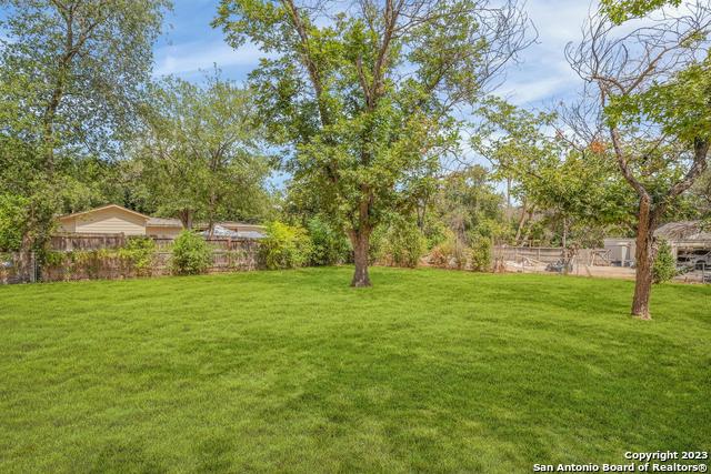 Image 25 of 29 For 306 Antler Dr