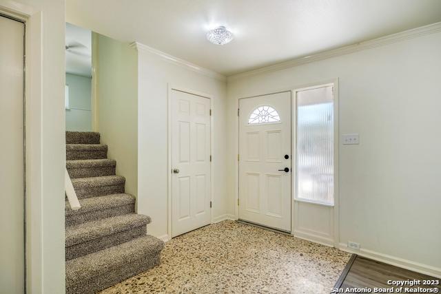 Image 4 of 29 For 306 Antler Dr